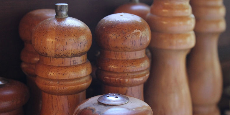 arrêter <a class='liens_roses' href='/sante/bobos/comment-arreter-saignement-nez.html' >saignement</a> d'une coupure