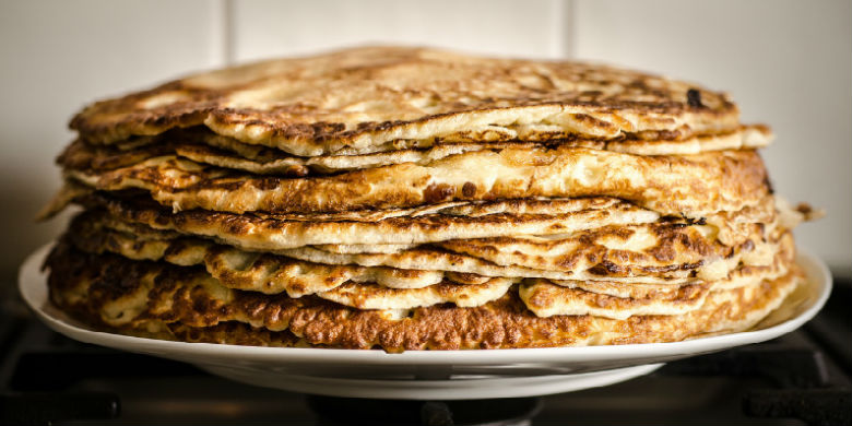 Éviter les <a class='liens_roses' href='/cuisine/sauvetage/enlever-grumeaux-creme-anglaise.html' >grumeaux</a> dans votre <a class='liens_roses' href='/cuisine/preparation/empecher-pate-fissurer.html' >pâte</a> à crêpes