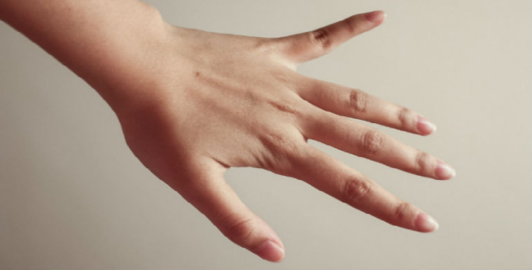 durcir <a class='liens_roses' href='/beaute/mains/faire-briller-ongles.html' >ongles</a> mous