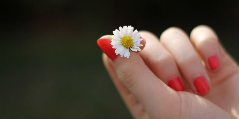 avoir mains douces <strong>ongles</strong> brillants